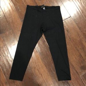 WHBM black cropped legging